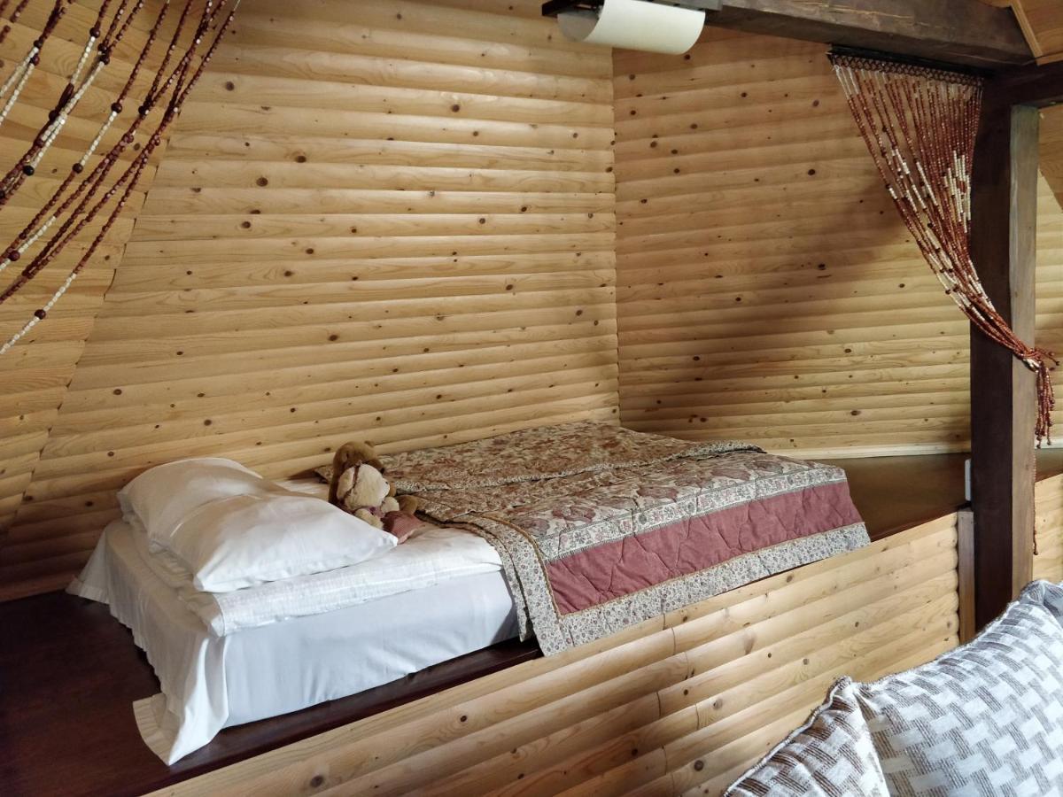 Чотиримісний номер зі спільною ванною кімнатою